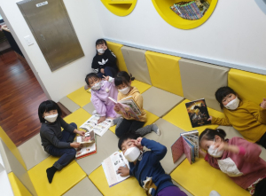 울진교육지원청 매화초등학교병설유치원, 매화 작은 도서관에 놀러왔어요!