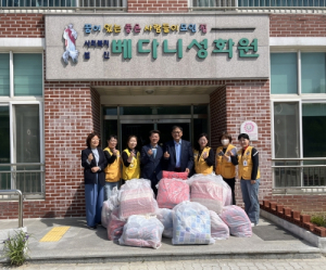 대한적십자봉사회 김천지구협의회, 간절기 대비 이불 세트 전달