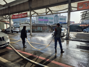 군위전통시장 상인회, 군부대 맞이 봄맞이 대청소