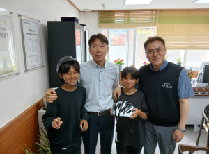 김천교육지원청 여름철 자전거 통학 안전, 쿨헬멧으로 해결하다!