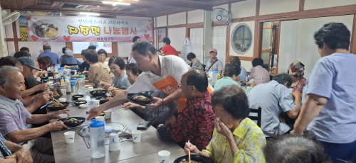 성주군 벽진면 원두막가든, 어르신 짜장면 무료 나눔 '훈훈'