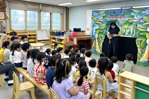 청송군, 찾아가는 아토피 인형극 '호응'…어린이 눈높이 건강교육 강화