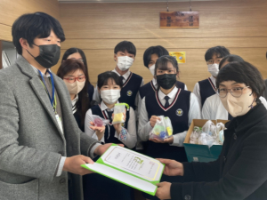 대구광역시교육청 경북대사대부고, 환경동아리 그린라이트 굿네이버스에 희망비누 전달!