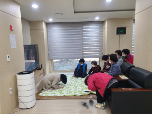 경산시, 풍요롭고 행복한 설 명절 보내세요! 새해맞이 경로당에 명절 인사 및 위문품 전달