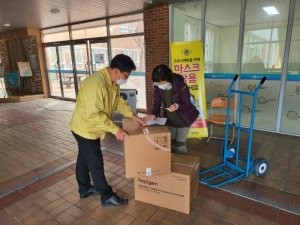 봉화교육지원청, 학교별 신속항원검사 진단키트 직접 배부