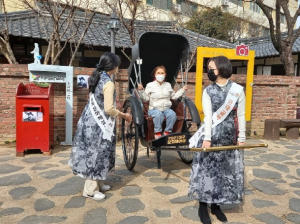 대구 중구, ‘찾아가는 근대골목 척척박사’와 함께하는 인력거 체험 운영
