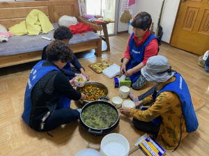 군위 우보면 여성자원봉사대‘정성가득 영양만점’ 반찬나눔 시작