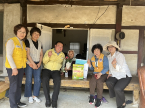 군위군 산성면, 장수어르신께 카네이션 전달