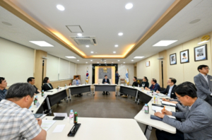 영덕군, `현장 소통의 날` 강구 대게상가 활성화 방안 모색