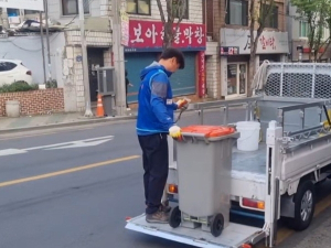 대구 남구청, 환경공무직들의 근골격계 질환 예방을 위해 음식물 수거차량에 리프트 설치 시범운영