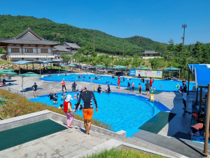 경주 화랑마을 야외 수영장···오는 10일 개장