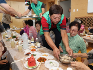 대구 중구 동인동 새마을 협의회·부녀회, 20년 동안 경로당 어르신 삼계탕 대접