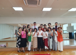 김천시평생교육원, 시니어 모델 마무리 펼쳐