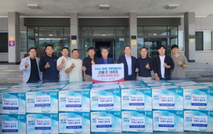 중소기업을 운영하는 젊은 기업인들, 구미시 선풍기 100대 기탁