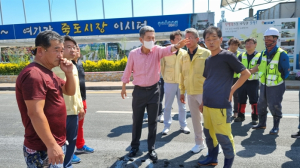 이강덕 포항시장, 죽도시장 도로침하 현장방문“시민 안전이 최우선”