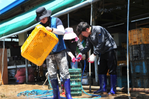 군위군, 태풍‘카눈’수해 복구에 전력 다해