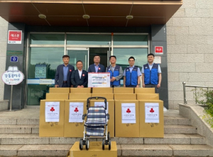 한수원 양수건설처, 경주시 어르신 이동 돕는 보행보조차 후원