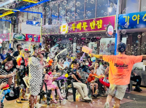 김천시, 전통시장 활성화에 이바지한 2023 평화시장 ‘불금불토 밤 나들이 야시장’ 성공리 완료