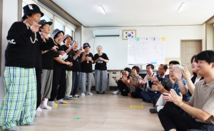 추석 명절 며느리에게 랩 때리는 칠곡할매 래퍼…“추석 차례 NO, 랩 OK”