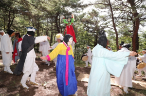 안동시 하회마을서 강신마당 열려‘탈춤축제 시작’