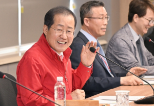 홍준표 대구광역시장, TK신공항 화물터미널 10월 결론낸다!