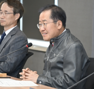 홍준표 대구광역시장, 공직자가 책임지는 자세로 부패카르텔을 타파하라!