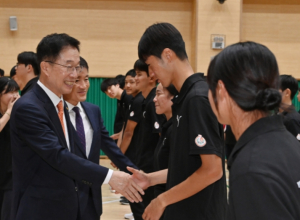임종식 경북교육감, 제104회 전국체육대회 출전 학생선수 격려