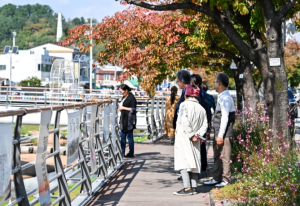 영덕문인협회, 덕곡천 거리시화전 개최