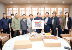 문경감홍사과재배연구회, 사과 120박스 문경시 기탁