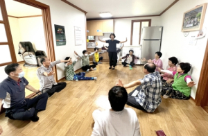 청송군, 경로당“찾아가는 한방사업”큰 호응 얻어