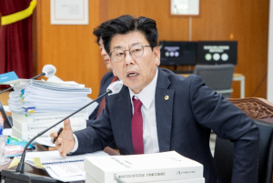 정한석 경북도의원, 교육지원청 지역업체 적극 활용해 지역 경제 활성화에 기여 해야, 특정 업체 치우치지 않도록 공정성 확보 필요