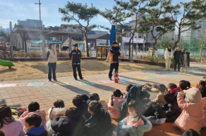 불이야! 소방관아저씨가 유치원에 왔어요 김천 농소유치원, 합동소방훈련