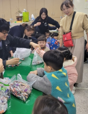 칠곡군, 어린이들이 폐건전지 모으기 행사 참여‘눈길’