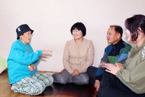 “진부한 덕담은 가라”… 할매래퍼 박점순, 설날 맞아 랩으로 덕담