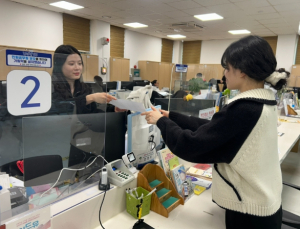 영주시 휴천2동, 신규 아파트 입주민 위한 야간 전입창구 운영