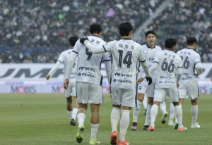 `시즌 첫 경기` 김천상무, 전북에 아쉬운 1대 2패