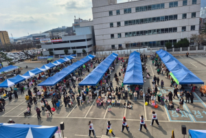 구미시 올해 첫 새마을알뜰벼룩장터, 시민 1,000여 명 참여로 성공적 출발