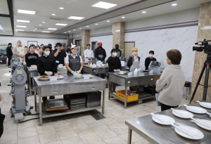 구미의 밤을 책임질 맛! 달달한 낭만야시장 품평회 성황