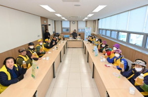 대구 남구, 어르신 대상 친환경 EM발효액 만들기 교육실시