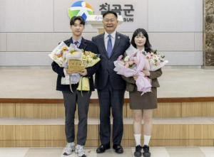칠곡군, 흉상 세우고, 지역 알리고… 교복 입은 유공자들
