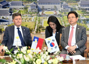 이철우 경북도지사, 주한 칠레대사 접견...