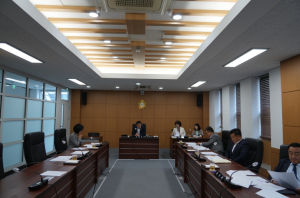 영천시의회, 2025년 의원연구단체 심의위원회 개최