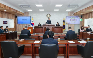 “울릉군의회, 의원발의 조례안 7건 및 집행부 조례안 10건 심의·의결, 고령사회 대응·응급이송 지원·감염병 예방체계 마련 위한 입법 성과”
