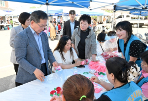 군위군, 의흥전통시장에서“자원봉사가 꽃피는 오일장”열려