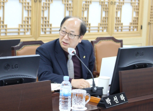 경상북도의회 예산은 도민의 혈세… 반복된 이월·불용 더는 용납 안 돼” 박선하 도의원, 결산심사에서 송곳질의 빛나