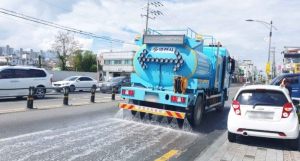 영천시, 여름철 폭염대비 시가지 도로 살수작업 실시