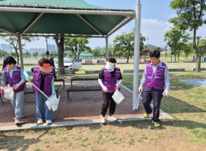 구미시자원봉사대학 총동창회, 단합 플로깅 봉사활동 펼쳐
