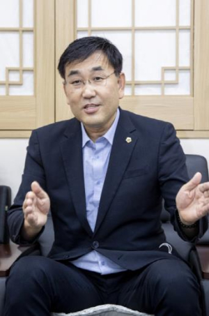 경상북도의회 황두영 의원,`경상북도교육청 학교 상징물 관리 조례안`본회의 통과  “학교 상징물, 이제는 체계적으로!”