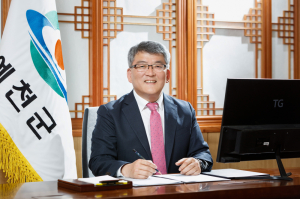 [특집]“예천군은 하나의 기업”… 김학동 군수, 성과 중심 행정 실험 주목