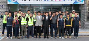 포항시 이강덕 시장, 새벽 근무 환경관리원 격려…깨끗한 포항은 여러분 덕분